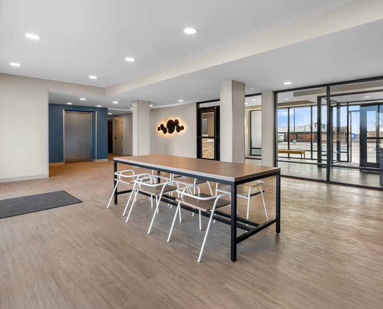 ECHO Suites Extended Stay by Wyndham Bozeman slider image 4