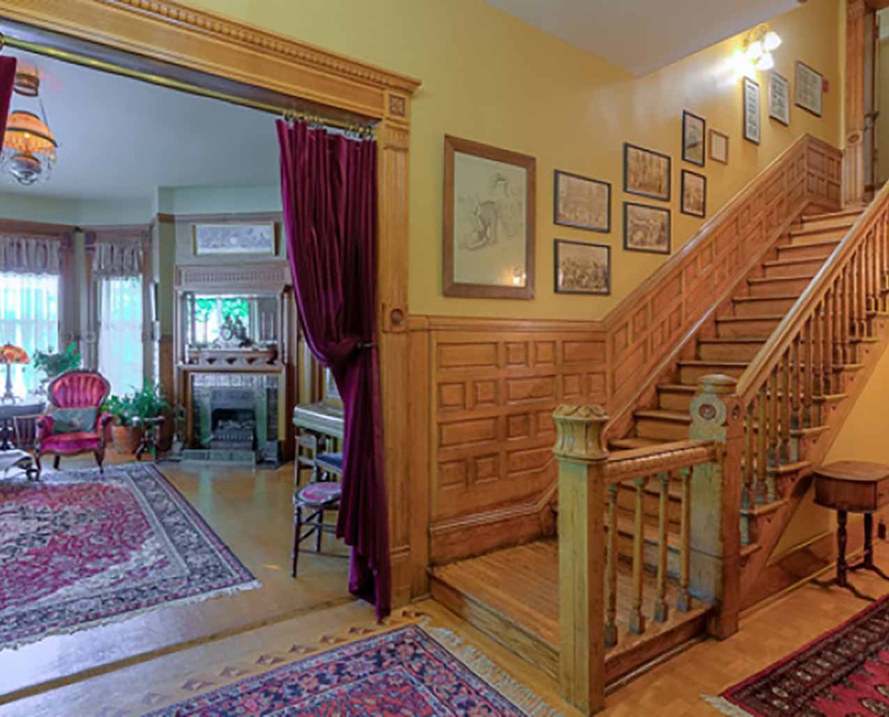 The Sanders - Helena's Bed and Breakfast slider image 2