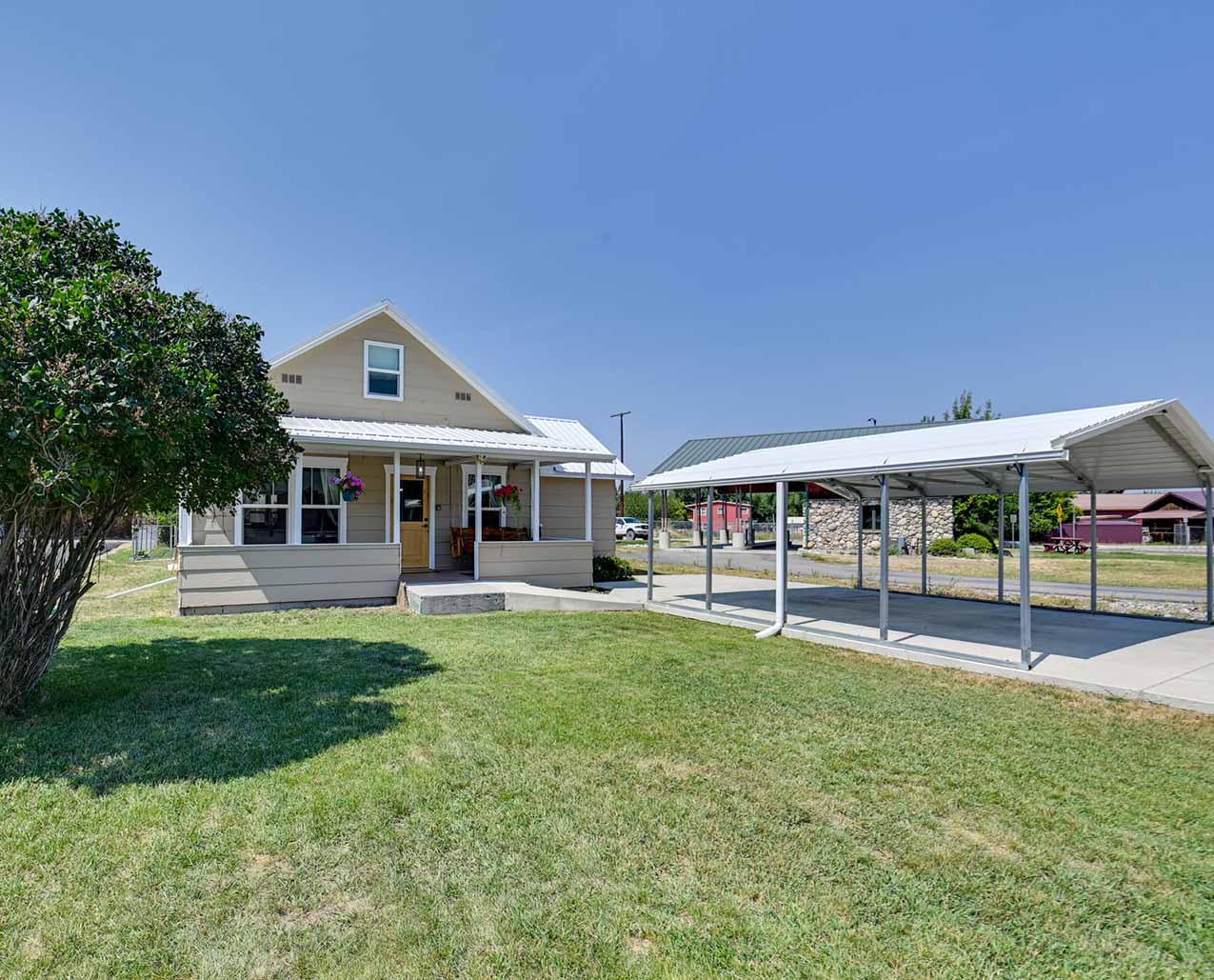 Historic 1915 Montana Home Near Stillwater River
