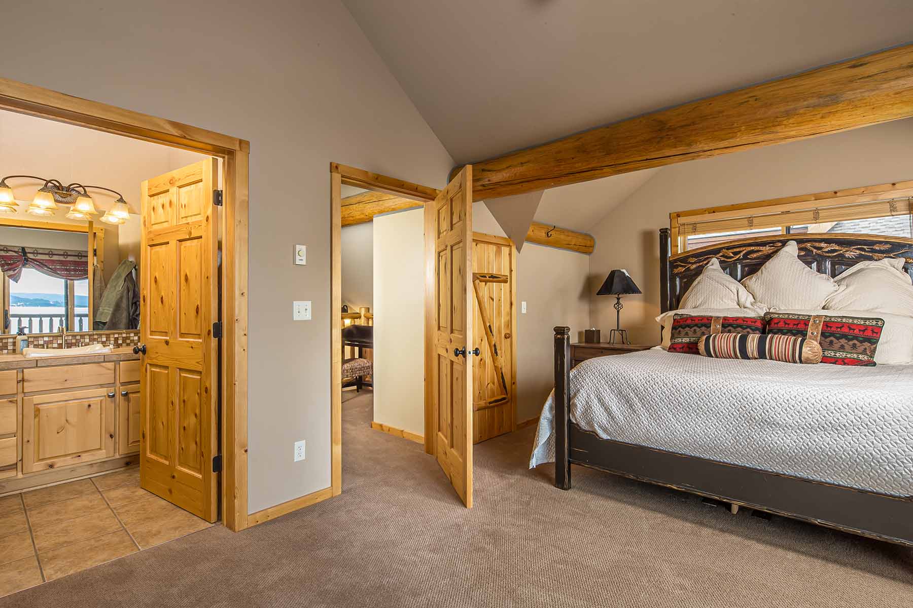 Hebgen Lakeshore Retreat slider image 3