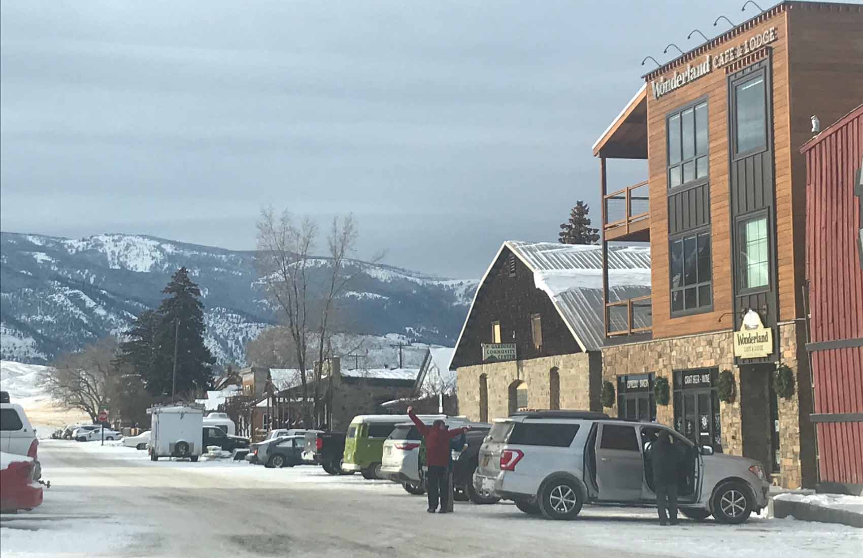 Wonderland Café & Lodge