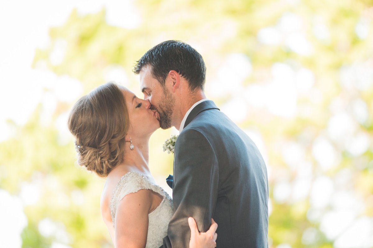 Montesino Ranch Wedding Kiss
