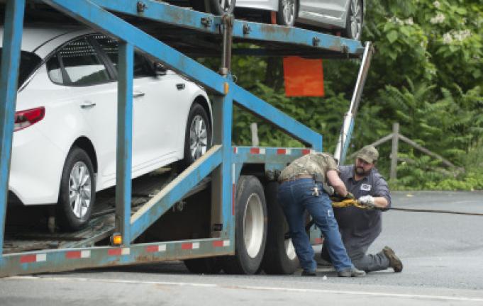 Car carrier hook up