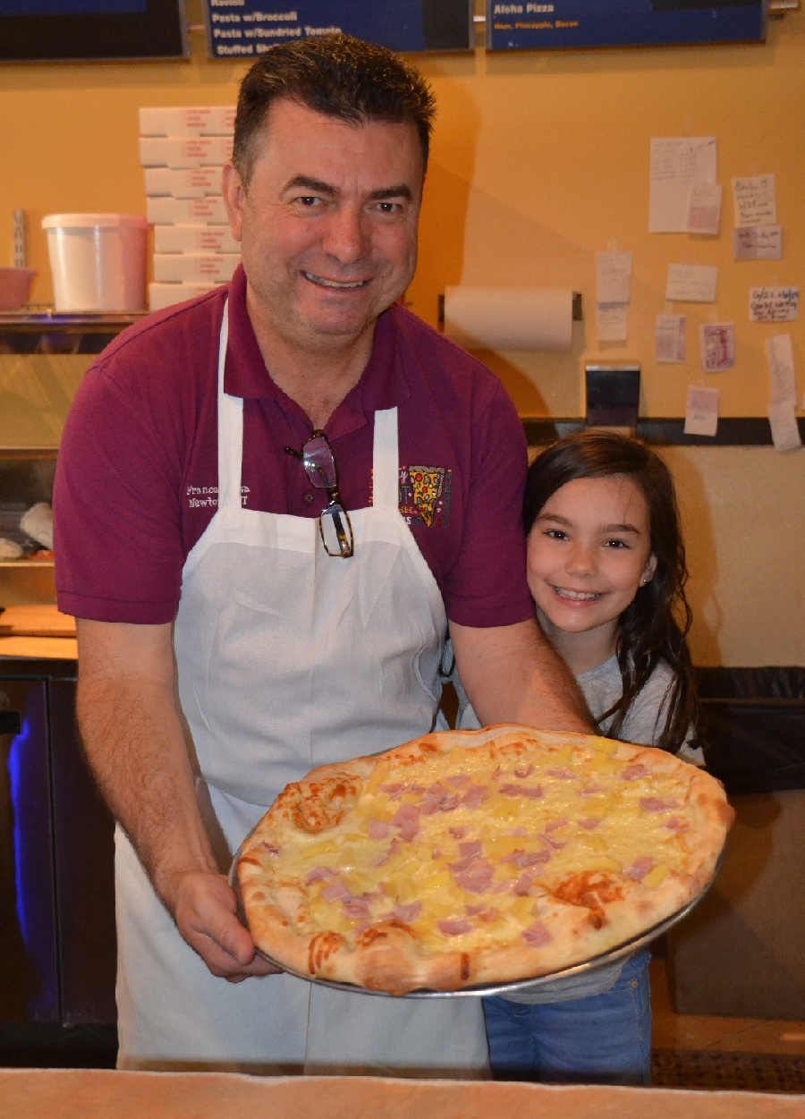 Franco's Pizza And Pasta In A Place That Feels Like Home The Newtown Bee