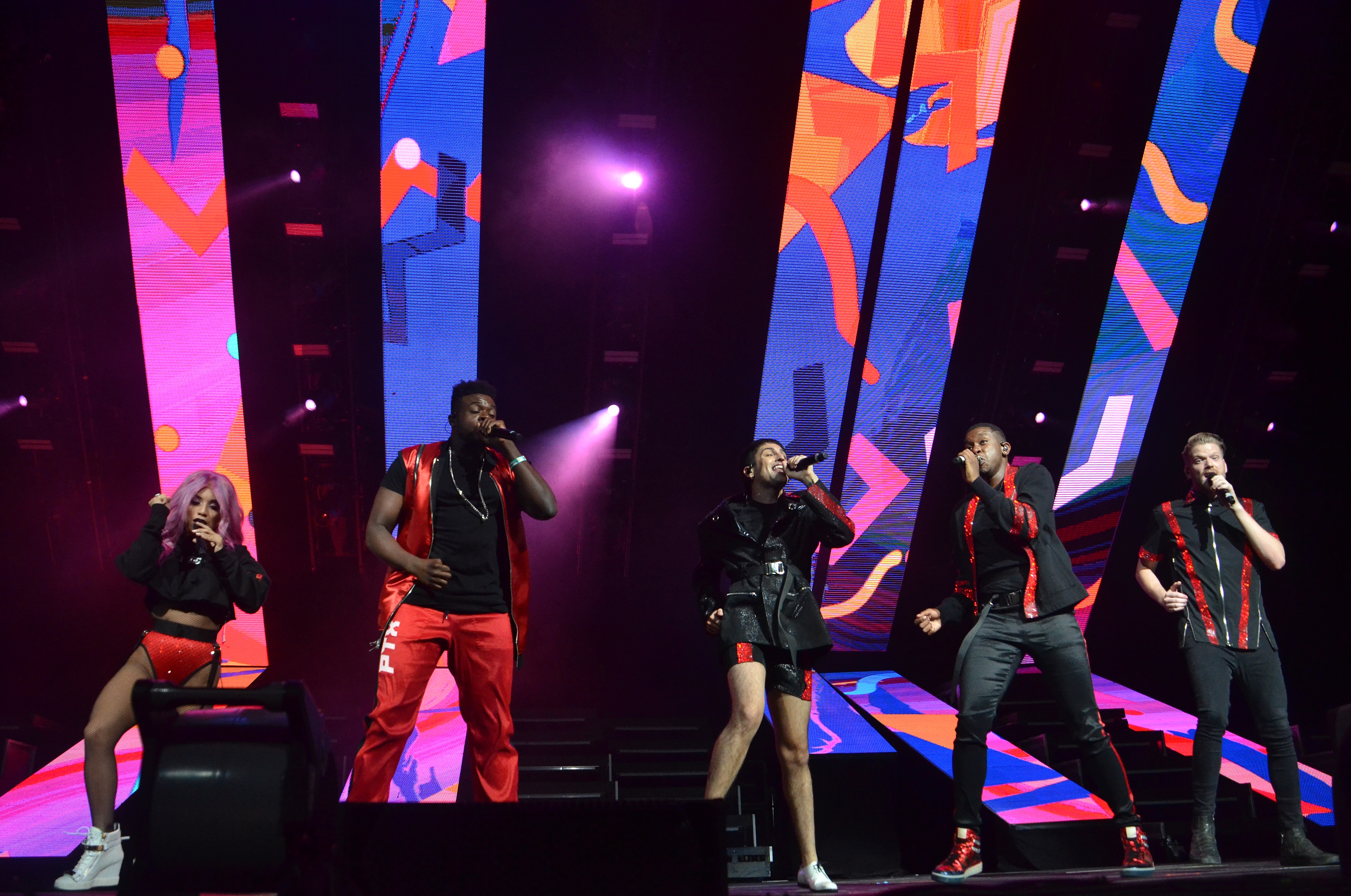 Concert Review Pentatonix Show Inspires Crowd To Go And Chase Your