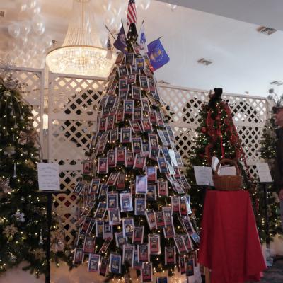 Festival Of Trees Kicks Off Holiday Season Hudson Valley 360 Richard Moody/Columbia-Greene Media Elaborately decorated Christmas trees on offer at the Fortnightly Club of Catskill's annual Festival of Trees on ... - Festival Of Trees Kicks Off Holiday Season Hudson Valley 360