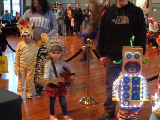 daniel zuckermancolumbia greene media contestants in the 3 5 age category for the hudson halloween costume contest