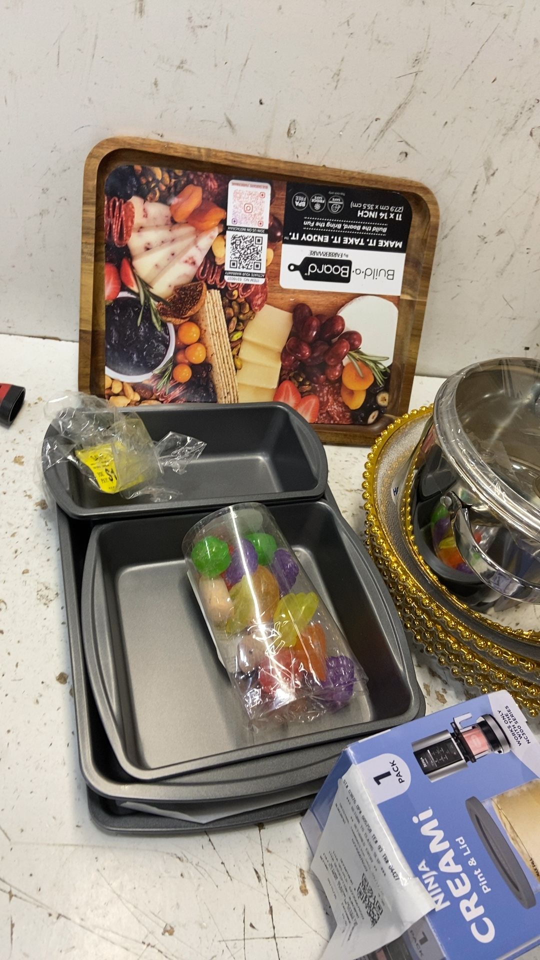Lot of 12 Kitchen items