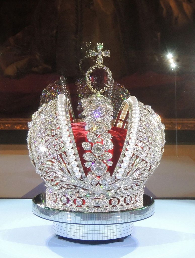 REPLICA OF GREAT IMPERIAL CROWN OF RUSSIA ON DISPLAY AT 6TH IDWI