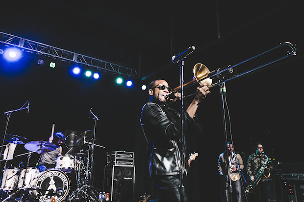 TromboneShorty(header)-620