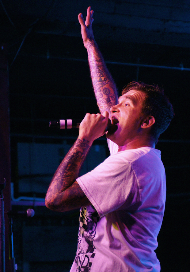 NewFoundGlory_MercyLounge-Insert1