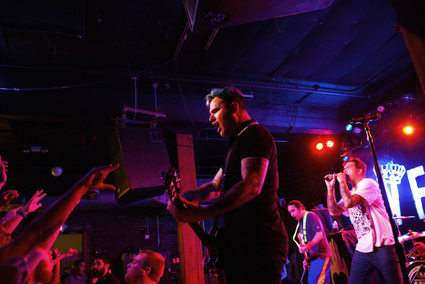 NewFoundGlory_MercyLounge-Insert2