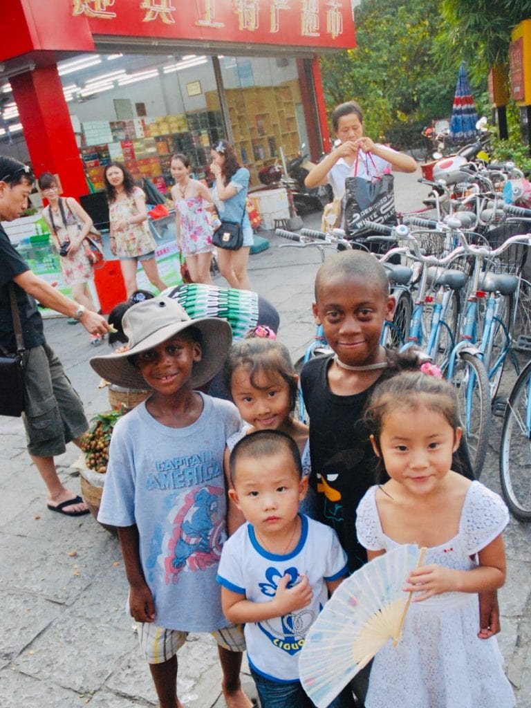 Canada for Kids: Meeting locals in China