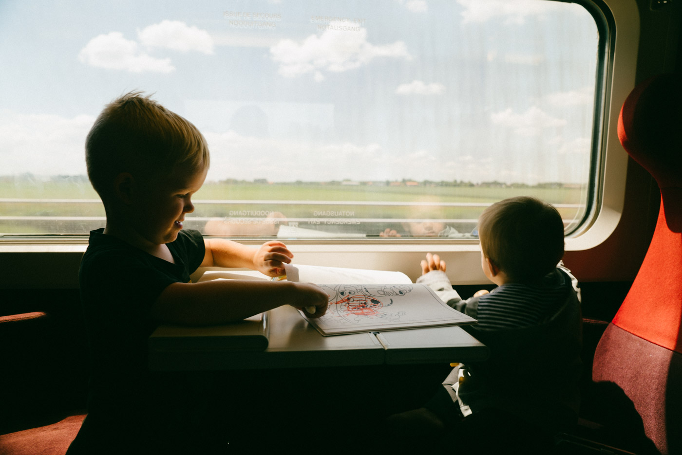family travel kids train