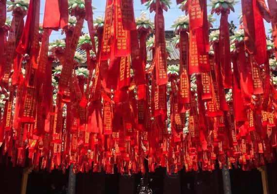 Hangzhou with Kids: Temples and Tea Plantations Hangzhou with Kids: Temples and Tea Plantations