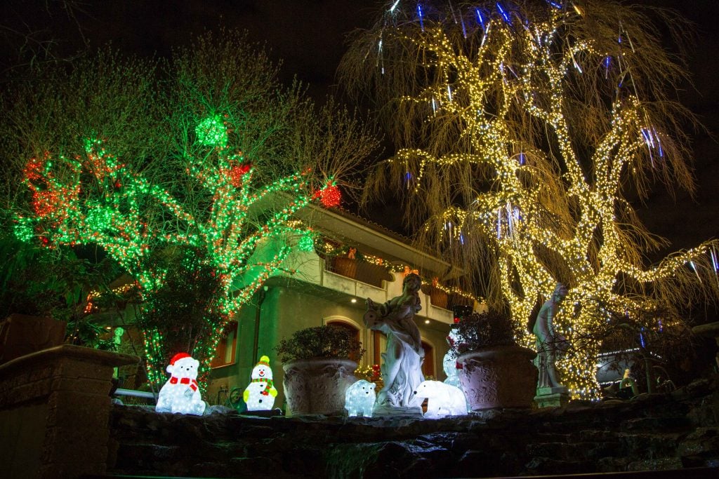 NYC for Kids: Holiday Lights of Dyker Heights