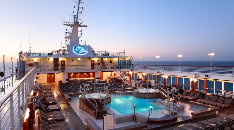 Azamara pool_deck_sunrise_horizontal