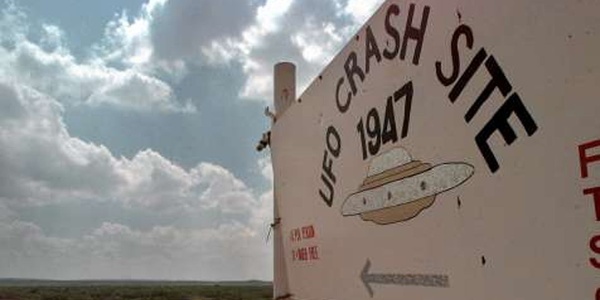 The-UFO-Crash-at-Roswell The-UFO-Crash-at-Roswell