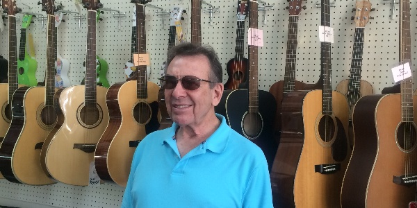 Blind-Music-Store-Owner-Sees-the-Power-of-Prayer Blind-Music-Store-Owner-Sees-the-Power-of-Prayer