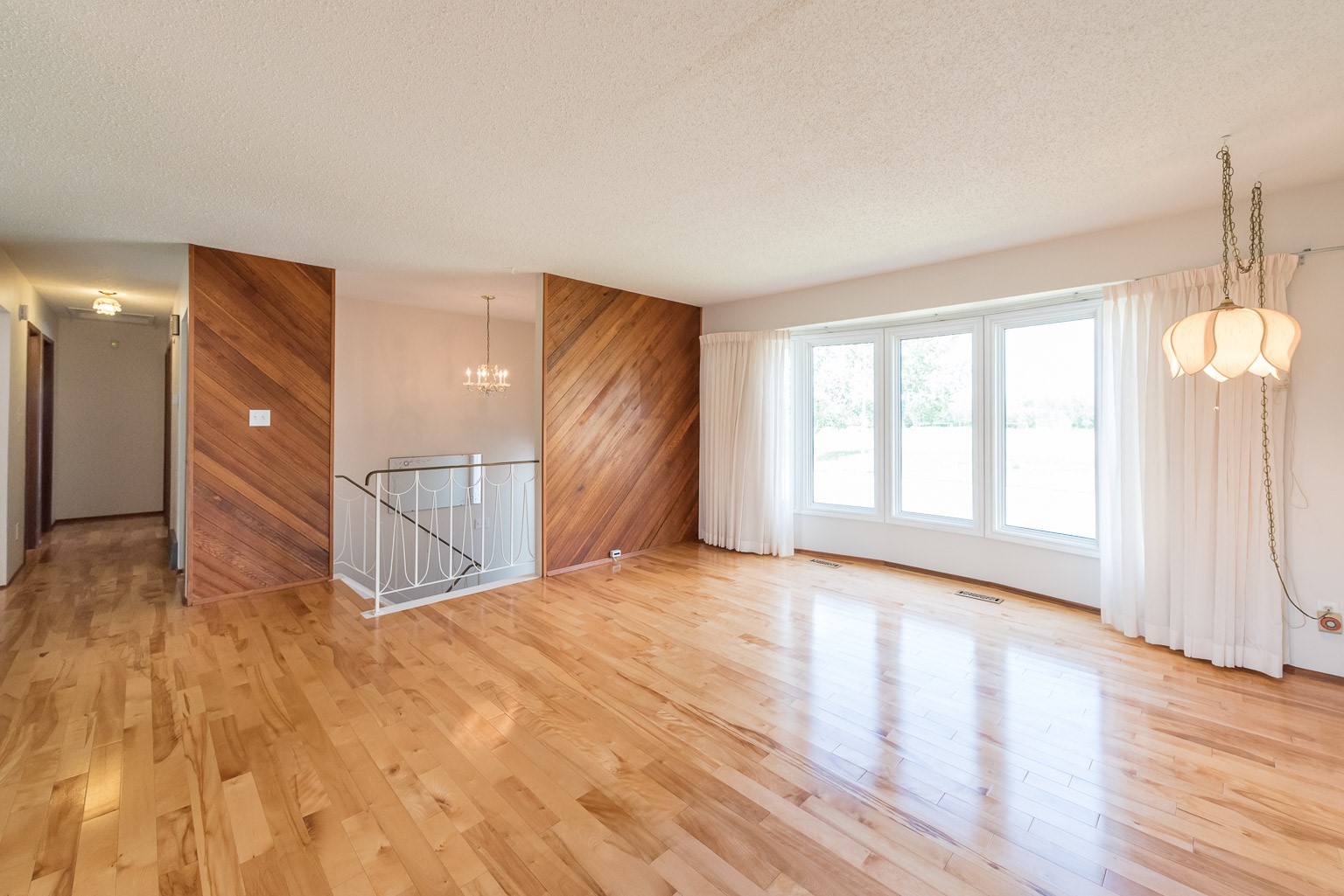 Home Gallery Contact