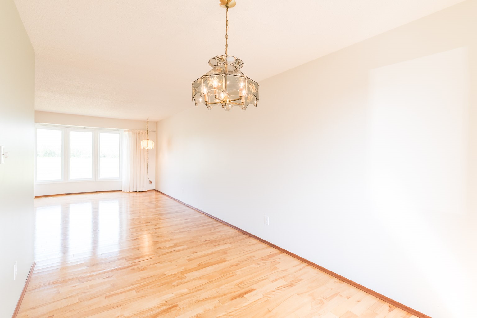 306 Clareview Road, Edmonton, AB T5A3Y8 Erin Sneazwell KENNEDY Real