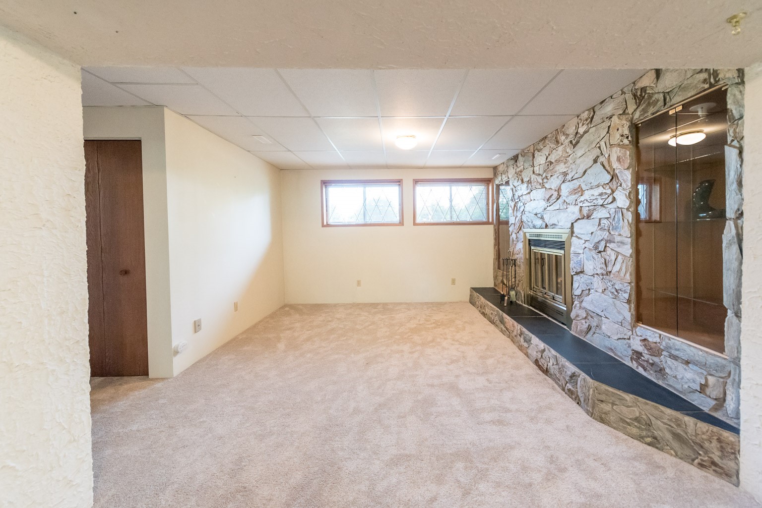 306 Clareview Road, Edmonton, AB T5A3Y8 Erin Sneazwell KENNEDY Real