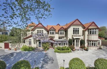 Eliza's Manor Boutique Hotel