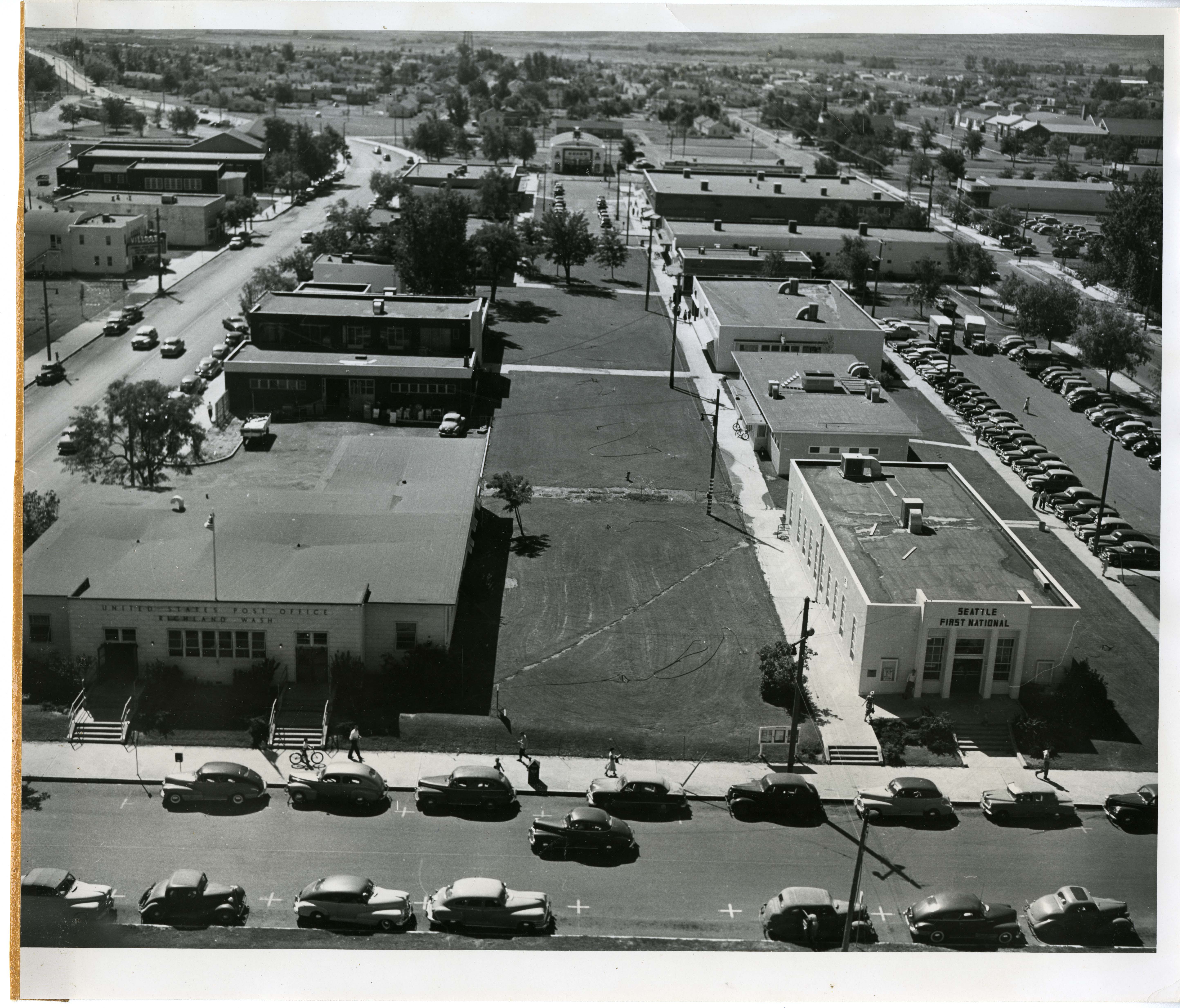 Several Large Buildings · Hanford History Project