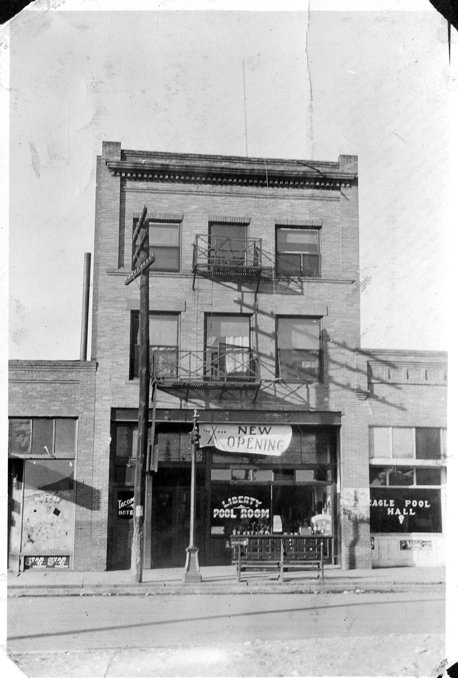 Liberty Pool Room in · Hanford History Project