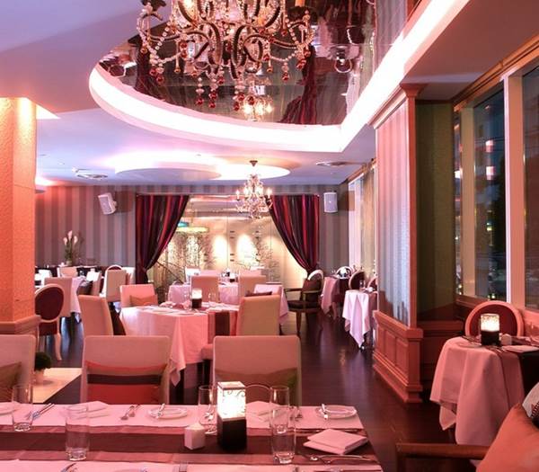 Flava Restaurant and Bar