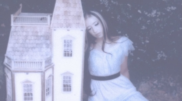 Isabel LaRosa Takes Huge Sonic Steps With “Hallucination”