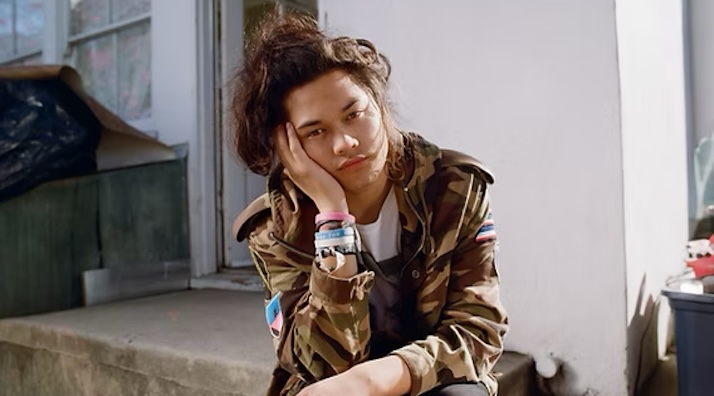 Feng Goes "Cali Crazy" in Nostalgic, Sun-Soaked Single