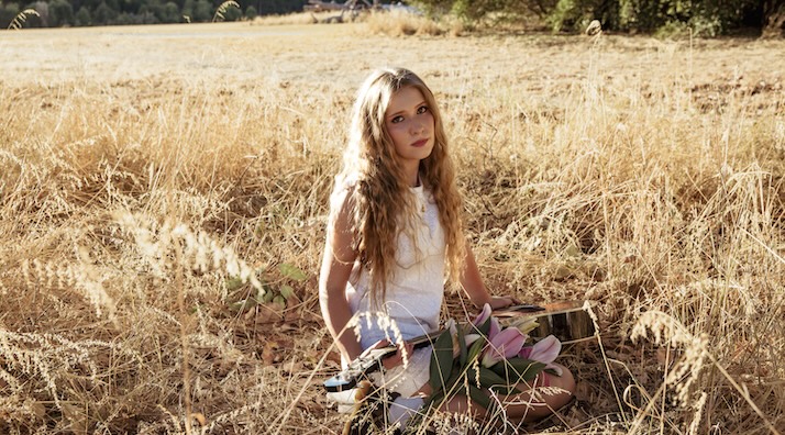 Hollie Isabella Embraces Longing and Vulnerability in “bet on me”
