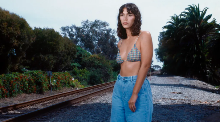 Pool Girl Releases Her Coastal Coming-of-Age Debut Album 'Melancholic Beach Town'