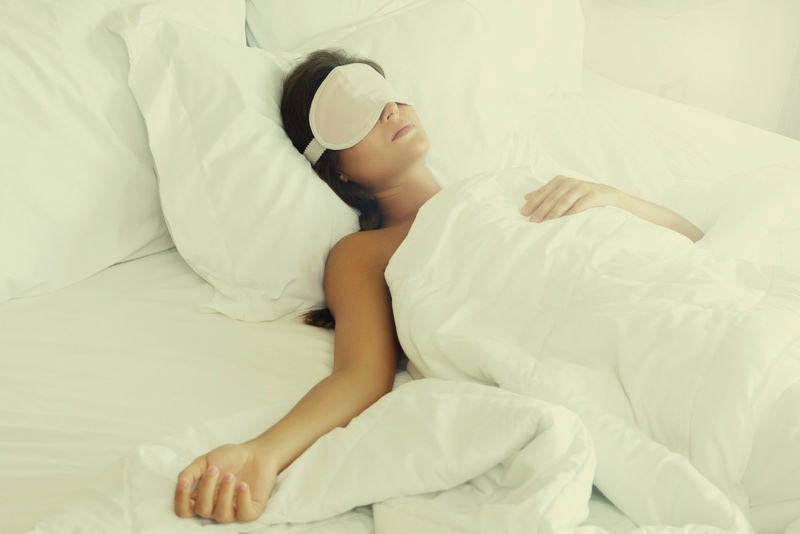 Sleeping-woman-with-eye-mask.jpg