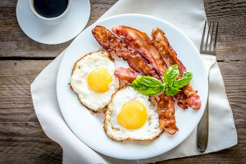 Fried-eggs-with-bacon.jpg