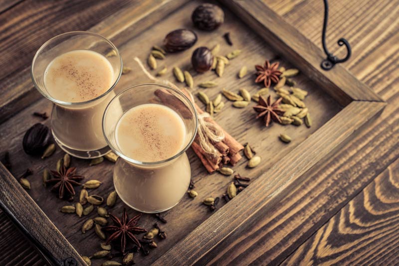 Masala-chai-tea-milk-tea-with-spices.jpg