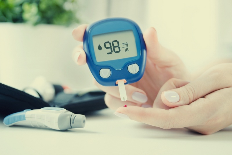 Diabetes-checking-blood-sugar-level.jpg
