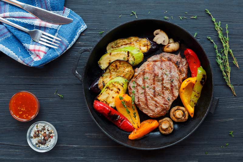 Beef-steak-and-roasted-vegetables.jpg