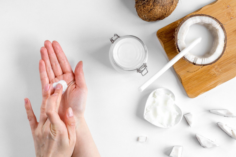Organic-cosmetics-with-coconut.jpg