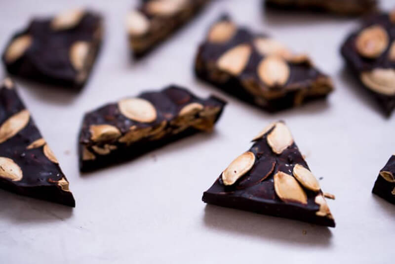 pumpkin-seed-bark-low-carb-dark-chocolate-sea-salt.jpg