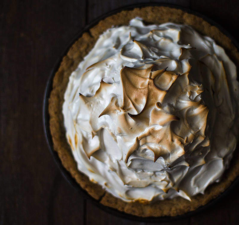 rsz_slim-palate-meringue-pie-via-slim-palate.jpg