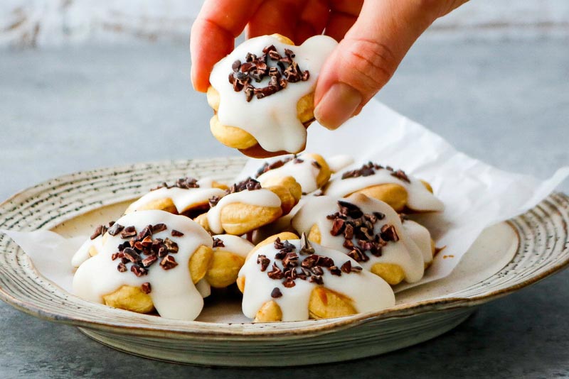Coconut-Caramel-Cashew-Clusters.jpg
