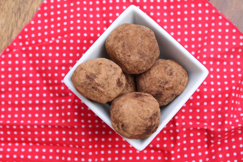 5-minute-raw-chocolate-fudge-balls.jpg
