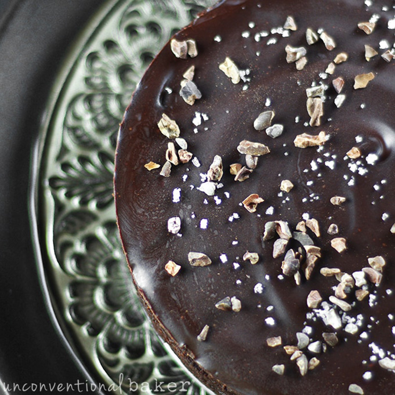 Easy-Raw-Flourless-Chocolate-Cake_top.jpg