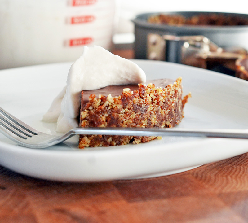 paleo-chocolate-pie-raw-graham-crust.jpg