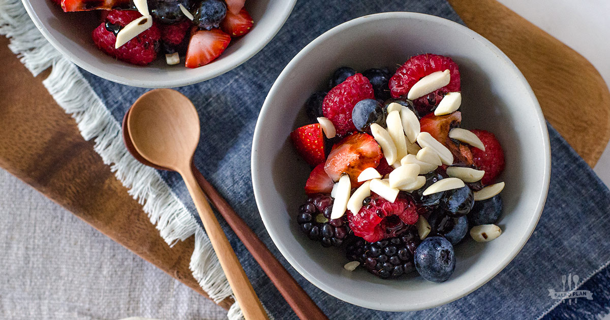 Berries with Balsamic Vinegar and Almonds Paleo, Grain Free, Dairy Free