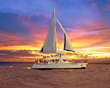 Product Na Pali Sightseeing Sunset Dinner Cruise