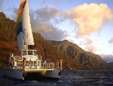 Product Na Pali Sightseeing Sunset Dinner Cruise