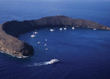 Product Pride of Maui Deluxe Morning Molokini Turtle Cruise